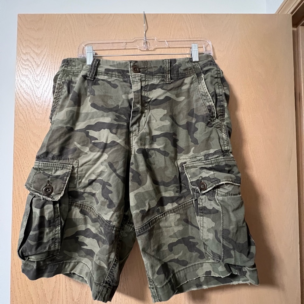 American Eagle Outfitters Green Camouflage Cargo Shorts